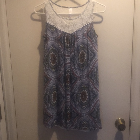 Pretty patterned dress - Picture 1 of 1